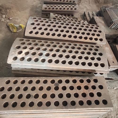 高铬耐磨锤头适用于破碎机耐磨领域制砂机耐磨配件河北鑫凯生产